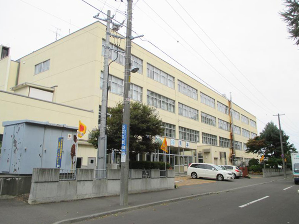 栄南小学校